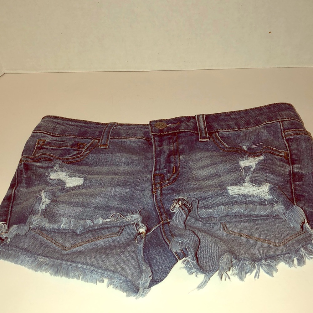 Klique B ripped short shorts denim size Small